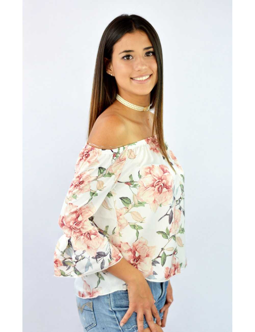 Blusa hombros descubiertos seda manga campana floreada