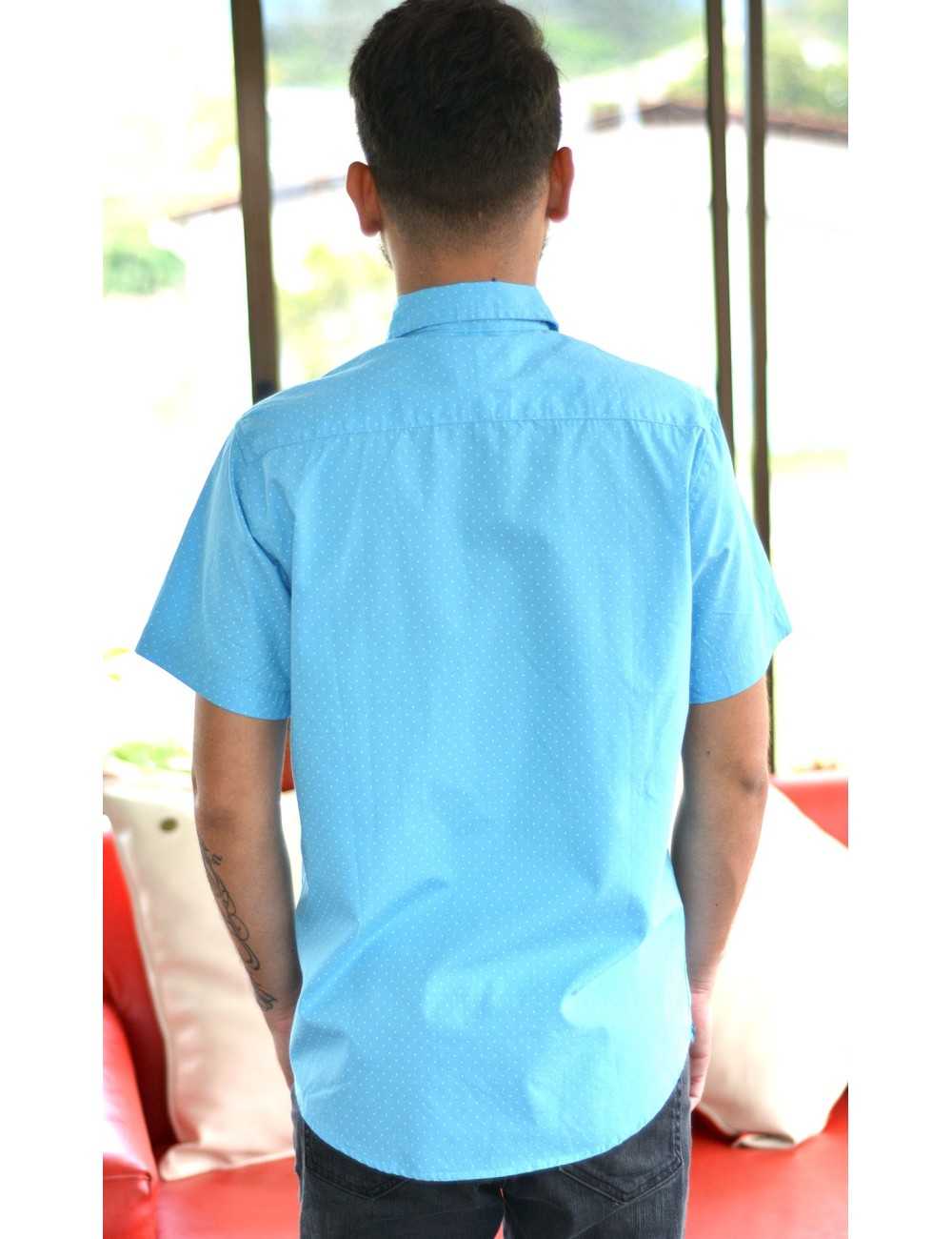 Camisa celeste manga corta puntos blancos