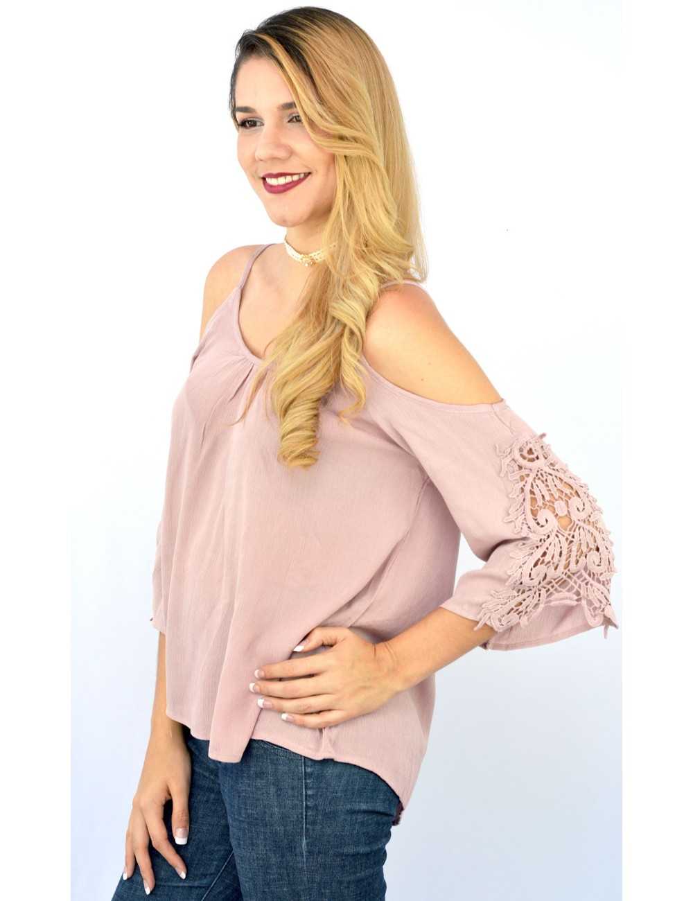 Blusa palo rosa de manta manga campana crochet