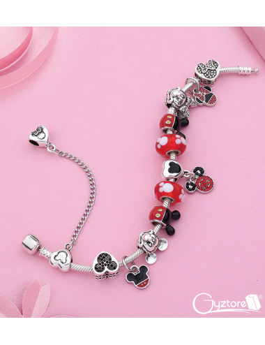 Pulsera roja con dijes de Mickey y Minnie