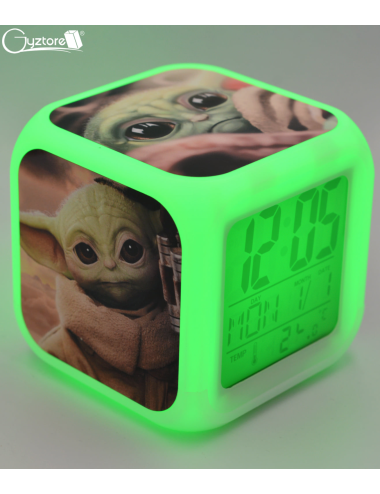 Relojes digitales “Baby Yoda” con LED multicolor