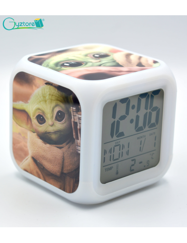 Relojes digitales “Baby Yoda” con LED multicolor