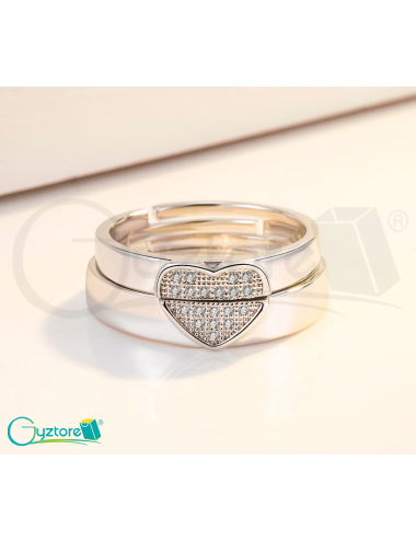 Anillo ajustable que forma un corazón