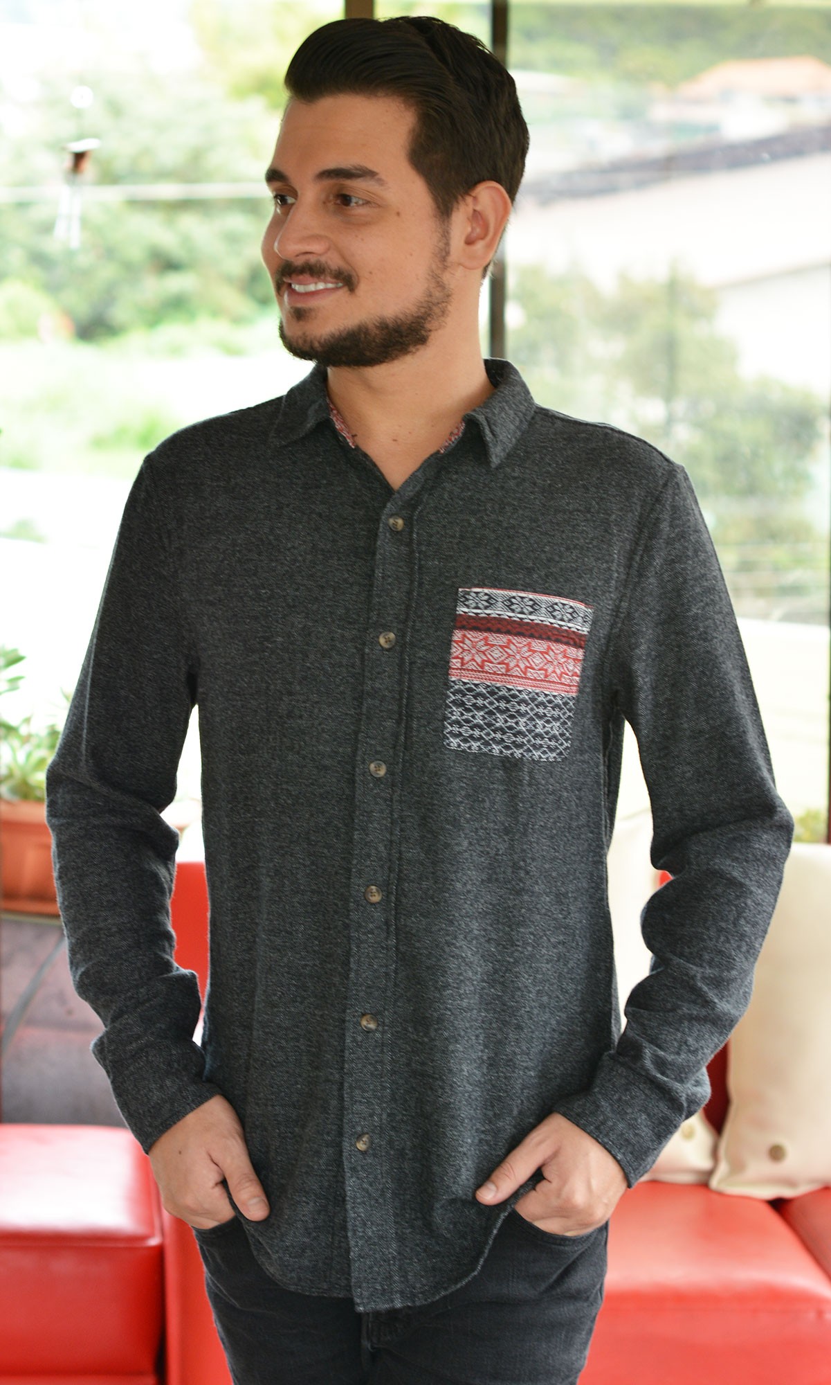 Camisas con sales botones