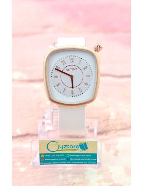 Reloj Elegante con Carátula Cuadrada Reloj Elegante con Carátula Cuadrada