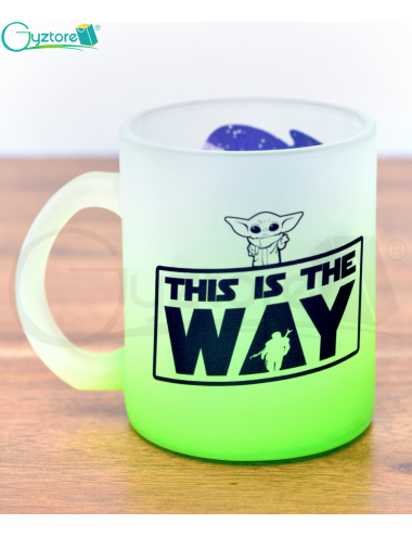 Taza glaseada verde diseño Baby Yoda