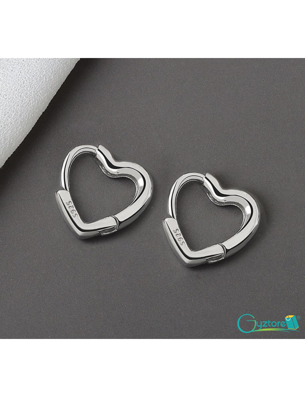 Aretes Huggies diseño de corazón, plata 925